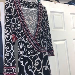 White House Black Market Non wrinkle dress